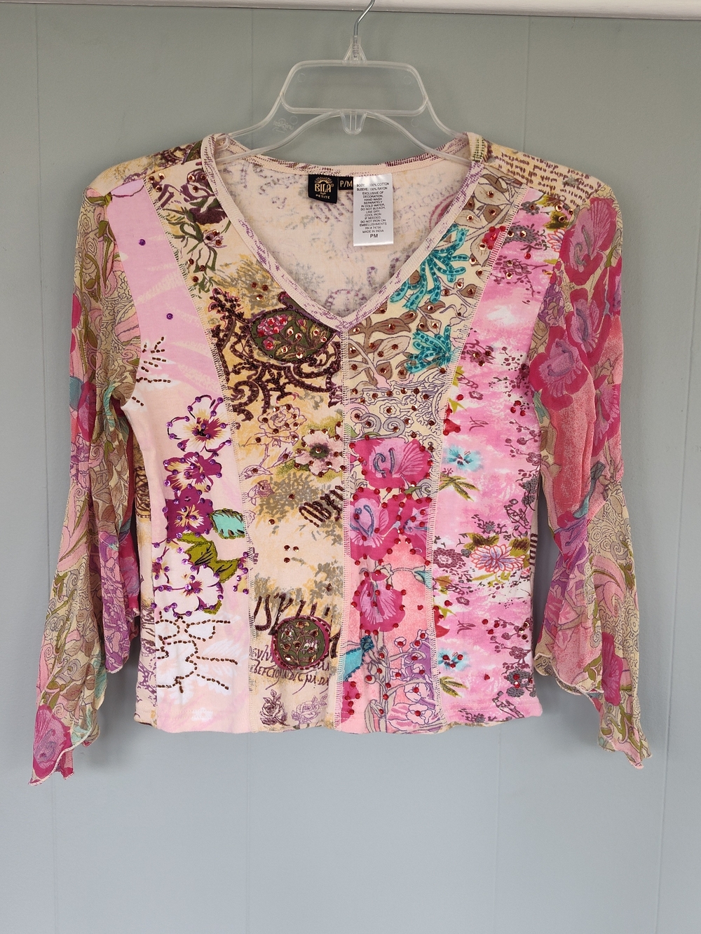 Delicate Vintage Bila Pink Multi-Print V-Neck Top with embellishments - fits XSP